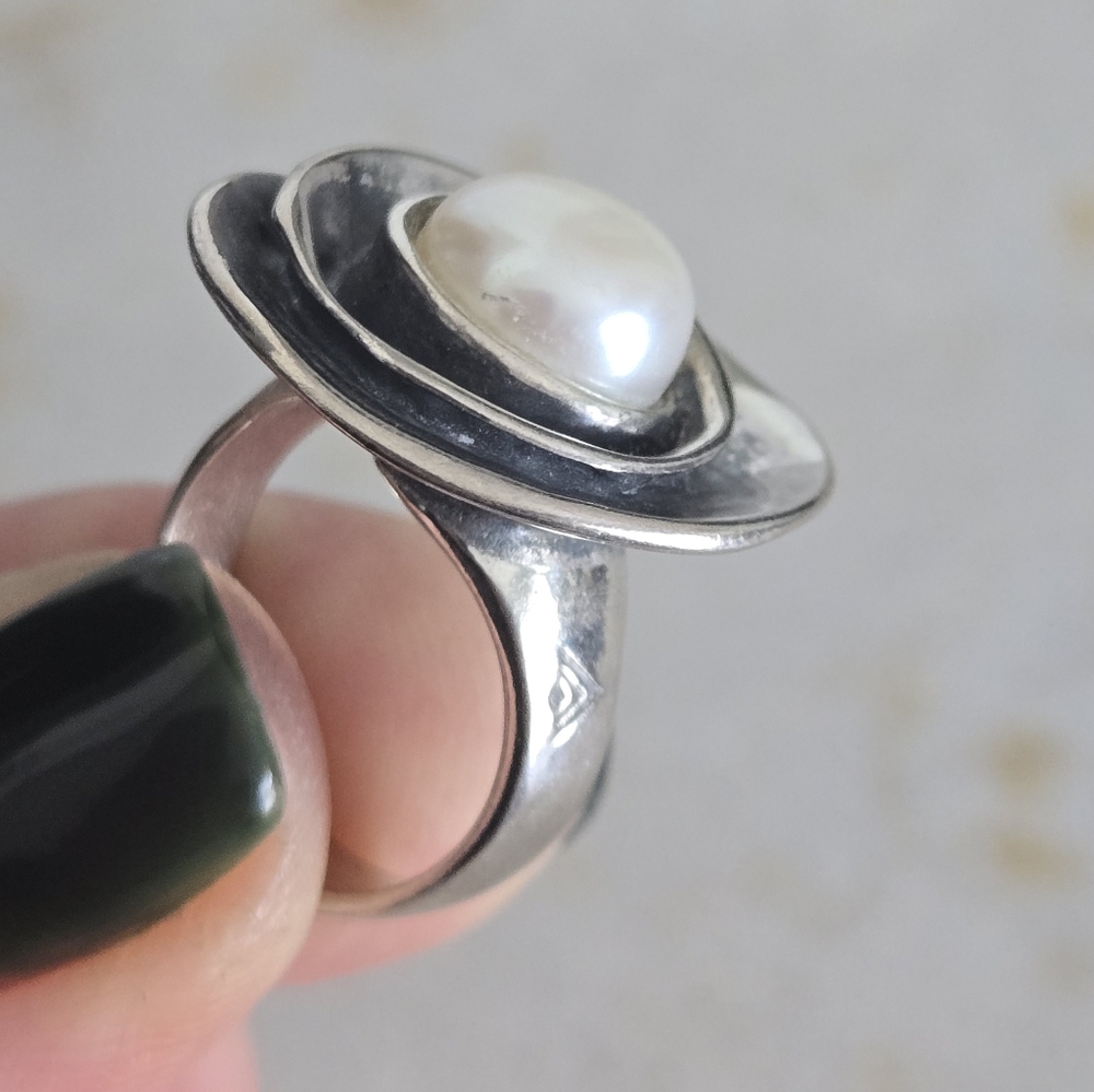 Silpada Lily Pearl Ring
